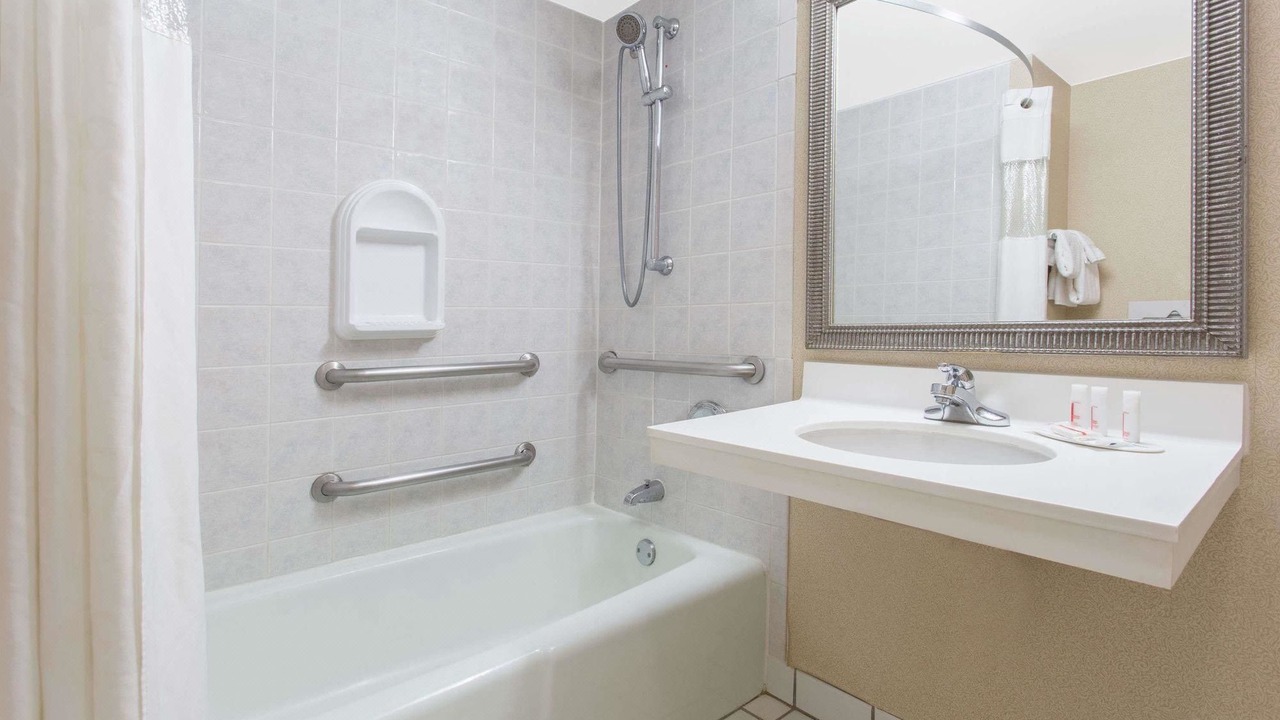 Photo of Bathroom in Painted Post