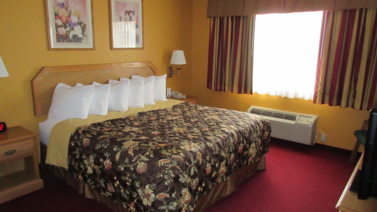 Photo of Bedroom in Clinton