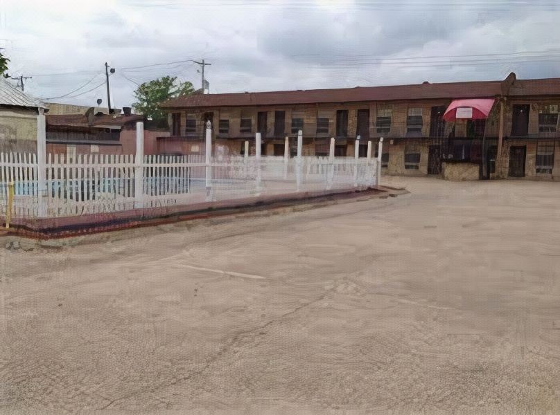 Photo of Buildings in Dumas
