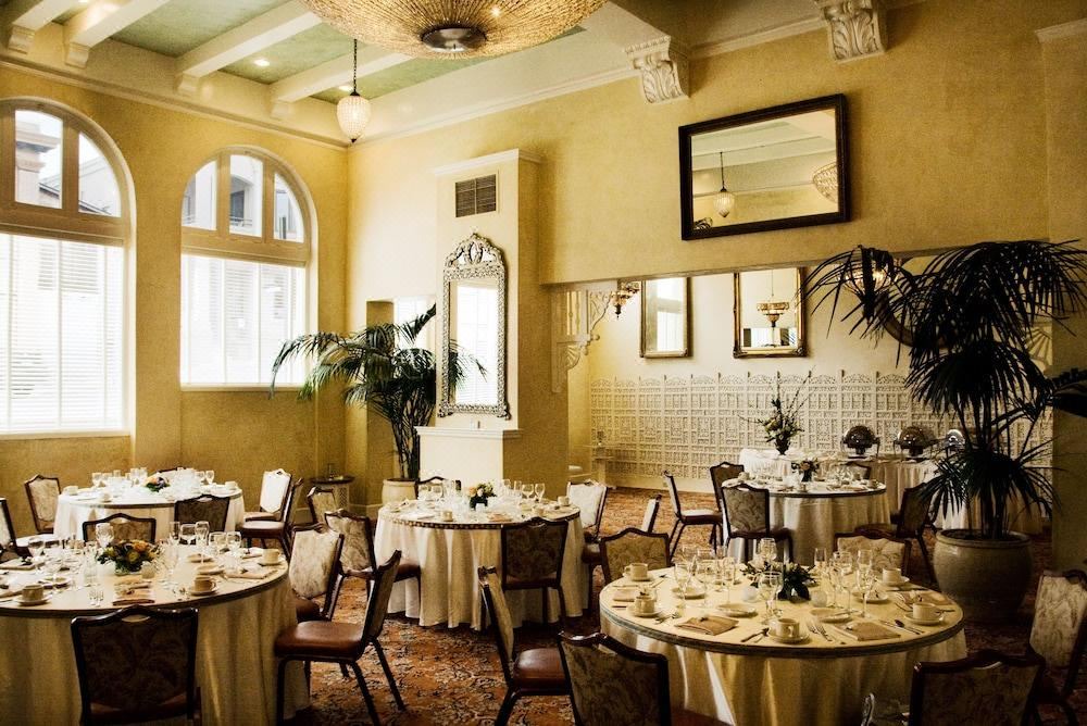 Photo of Livingroom in Historic Downtown District