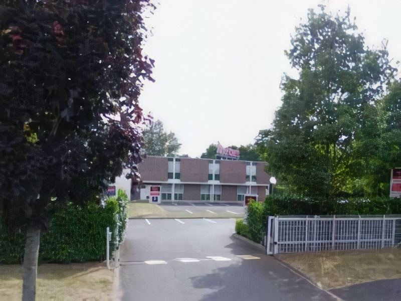 Photo of Buildings in Lisses