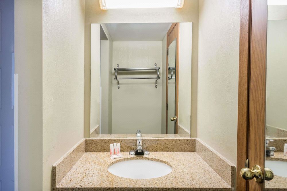 Photo of Bathroom in Xenia
