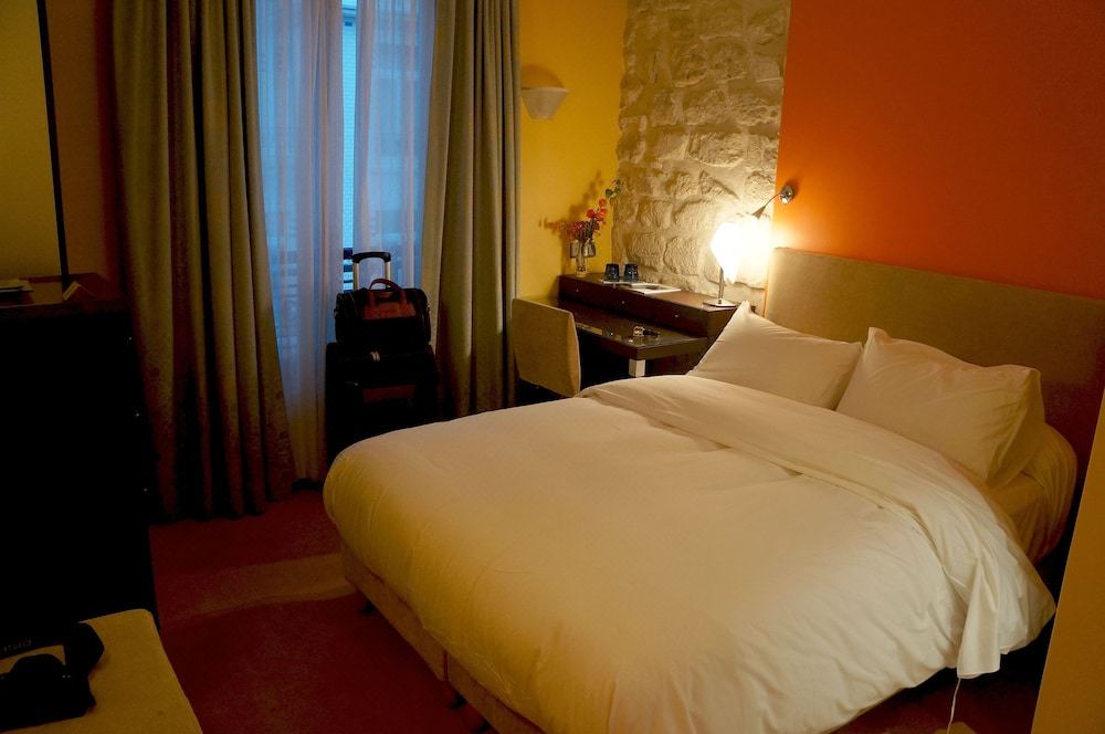 Photo of Bedroom in Notre-Dame-des-Champs