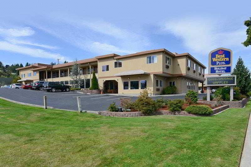 Photo of Buildings in Coos Bay