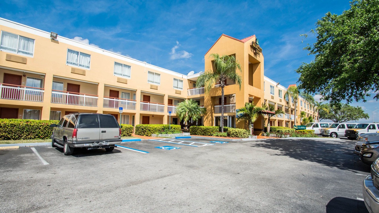Photo of Buildings in Doral