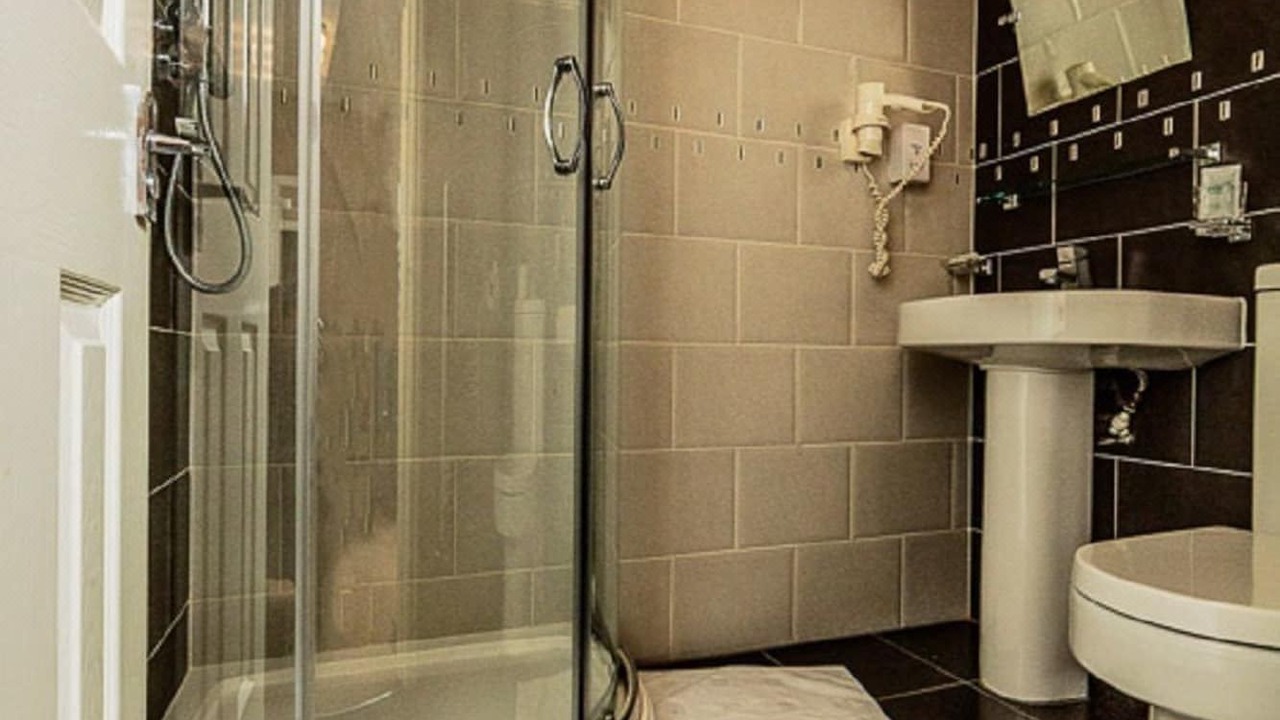 Photo of Others in Shadwell