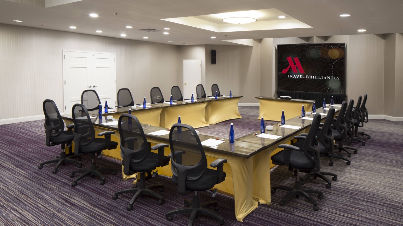 Photo of Livingroom in Cedar Knolls