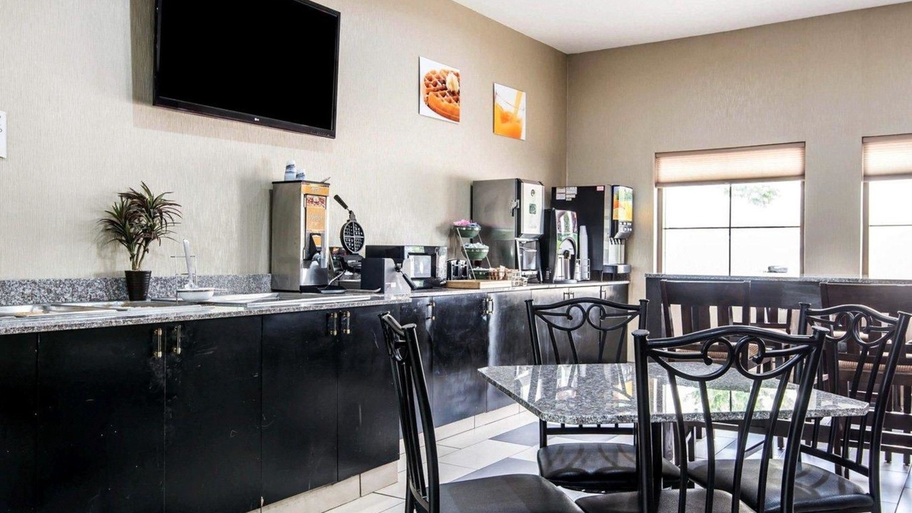 Photo of Livingroom in Blue Springs