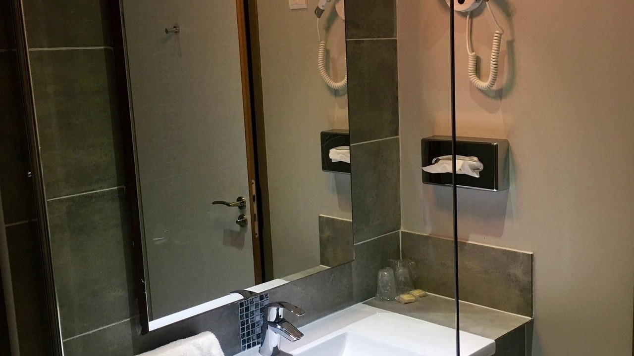 Photo of Bathroom in Peronne