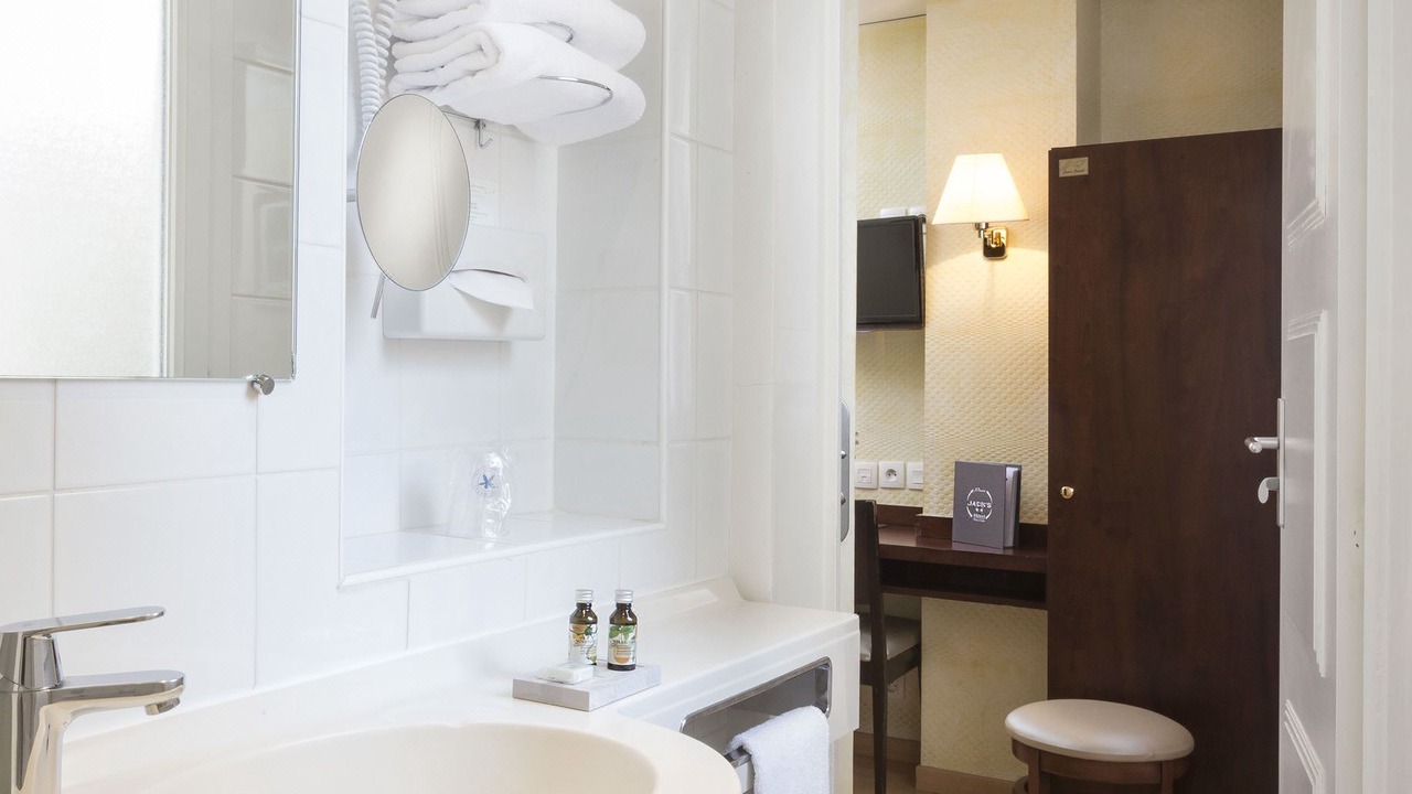 Photo of Bathroom in 13th Arrondissement
