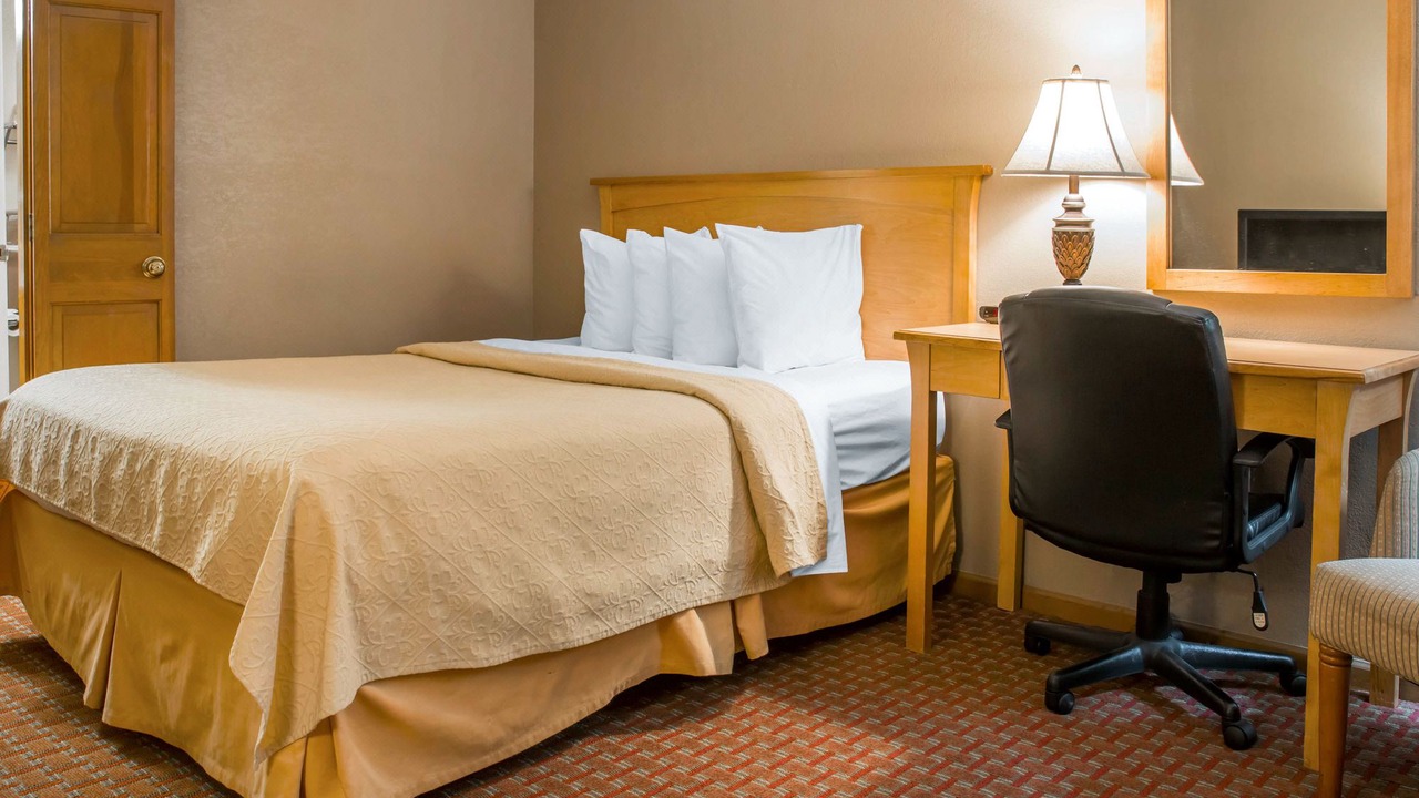 Photo of Bedroom in Findlay