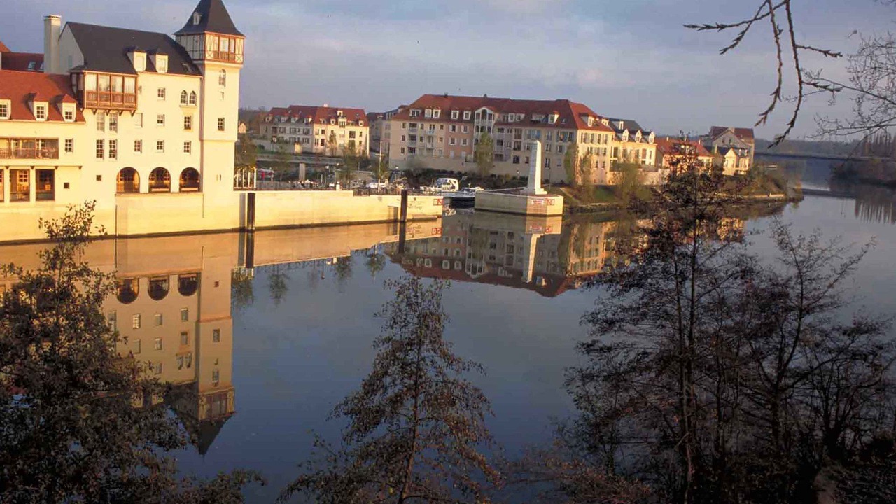 Photo of Others in Cergy