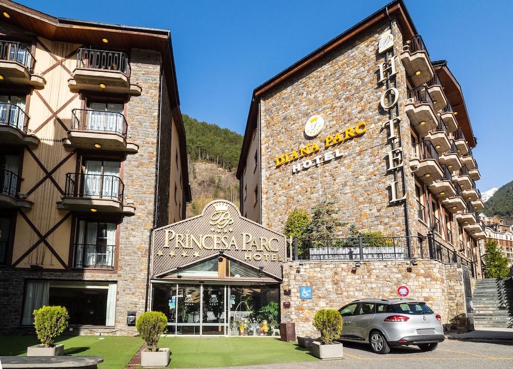 Photo of Buildings in Arinsal