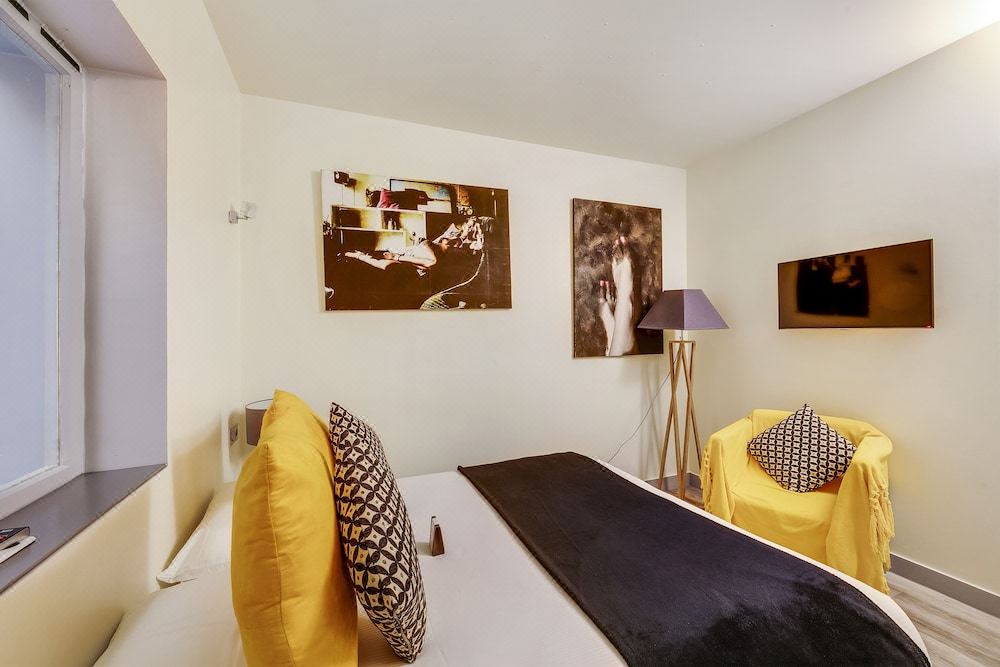 Photo of Bedroom in Val-de-Grace