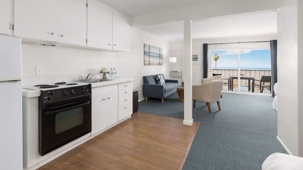 Photo of Kitchen in Laguna Beach