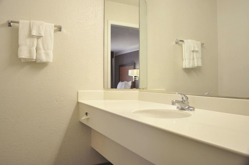 Photo of Bathroom in Knox - Henderson
