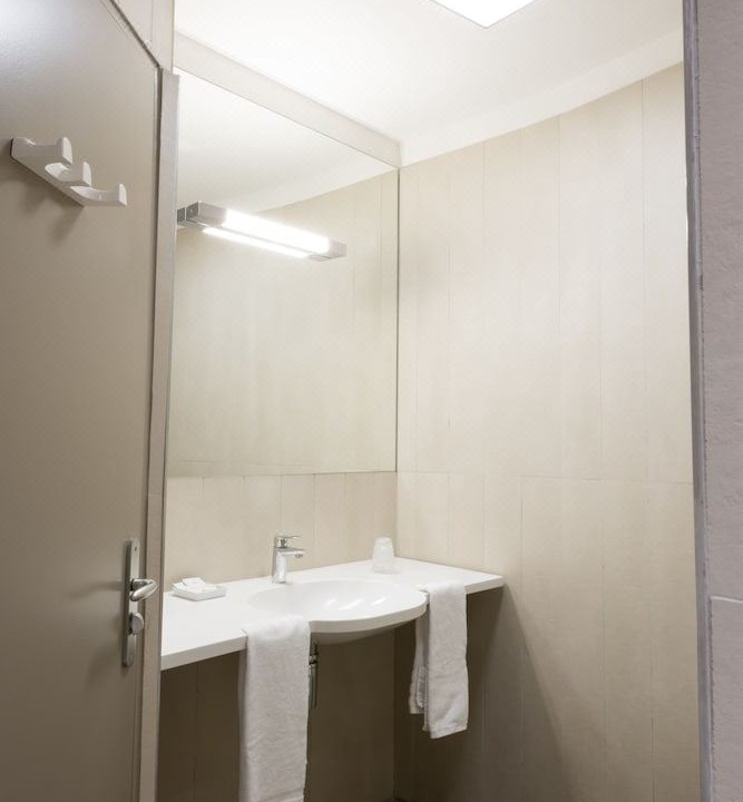 Photo of Bathroom in Saint-Emilion