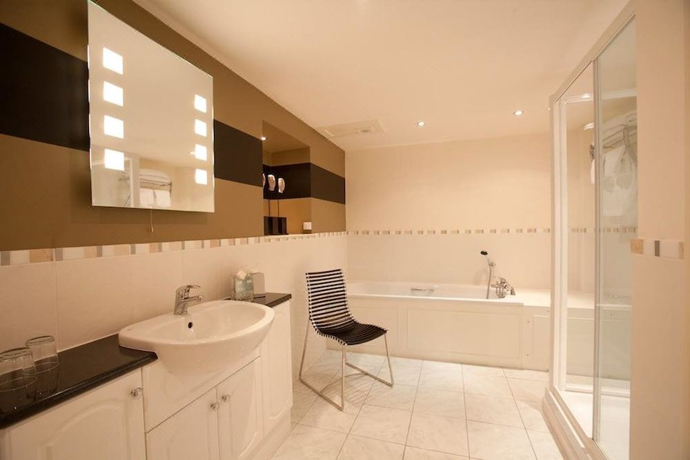 Photo of Bathroom in Melrose