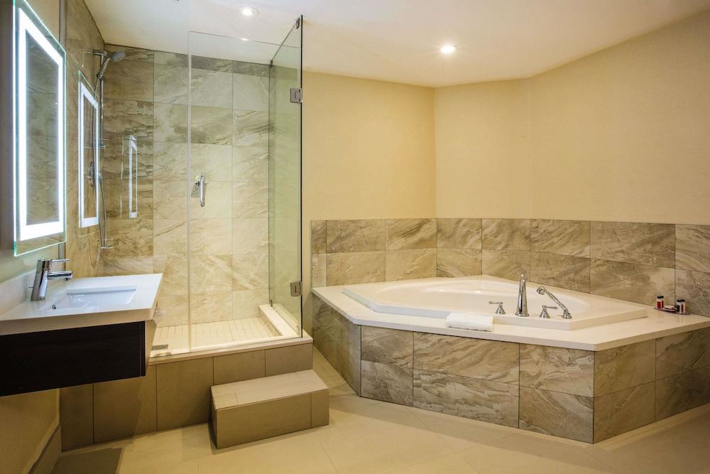 Photo of Bathroom in Georgina