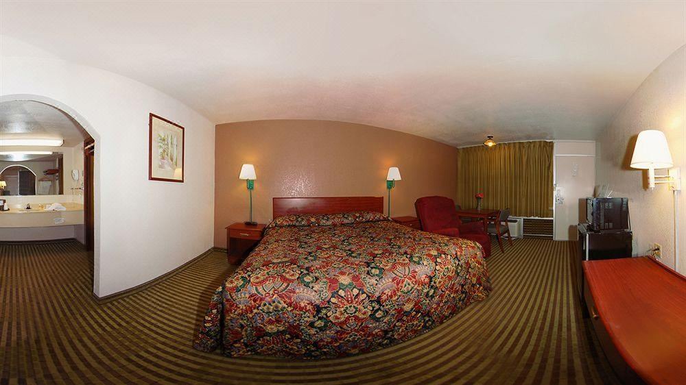 Photo of Bedroom in Winfield