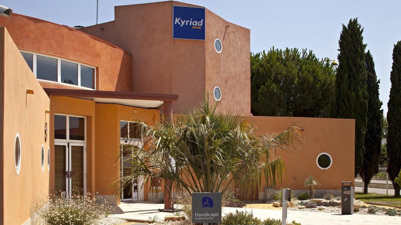 Photo of Buildings in Lunel