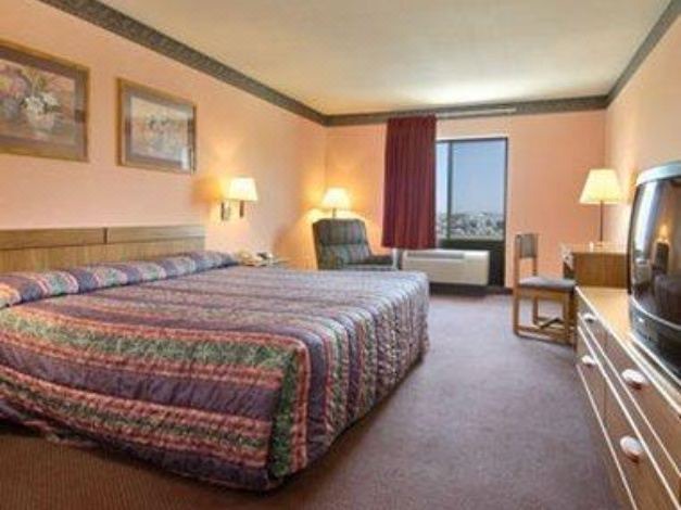 Photo of Bedroom in Lee's Summit