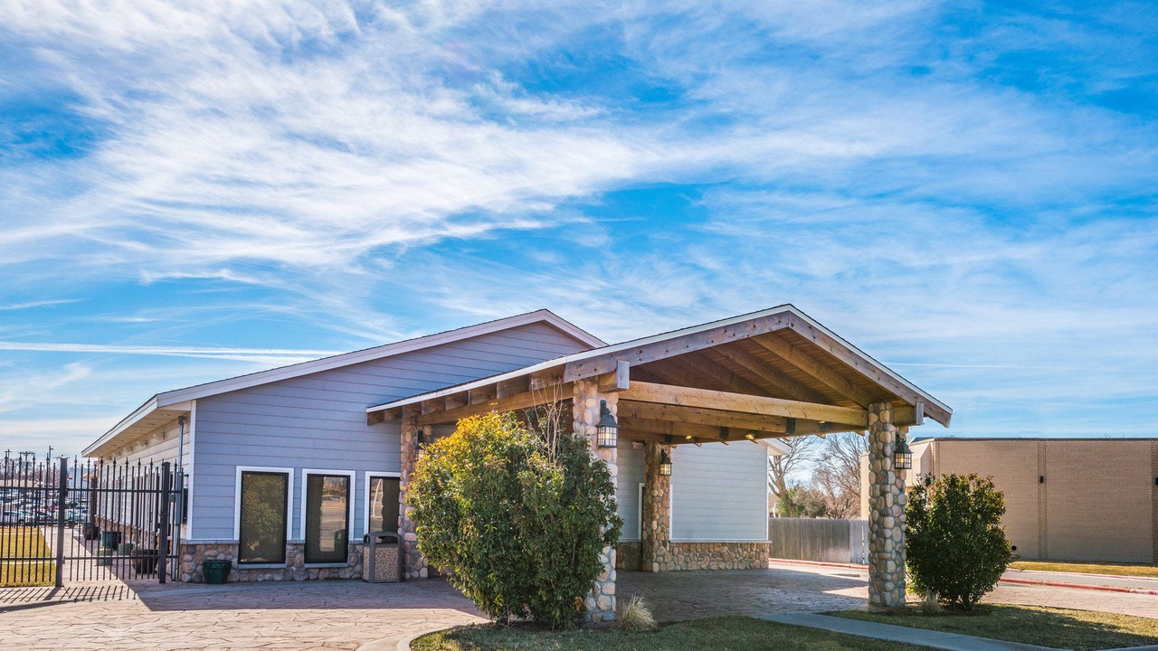 Photo of Buildings in Pampa