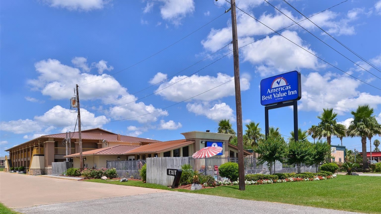 Photo of Buildings in Angleton