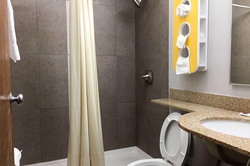 Photo of Bathroom in Calcium