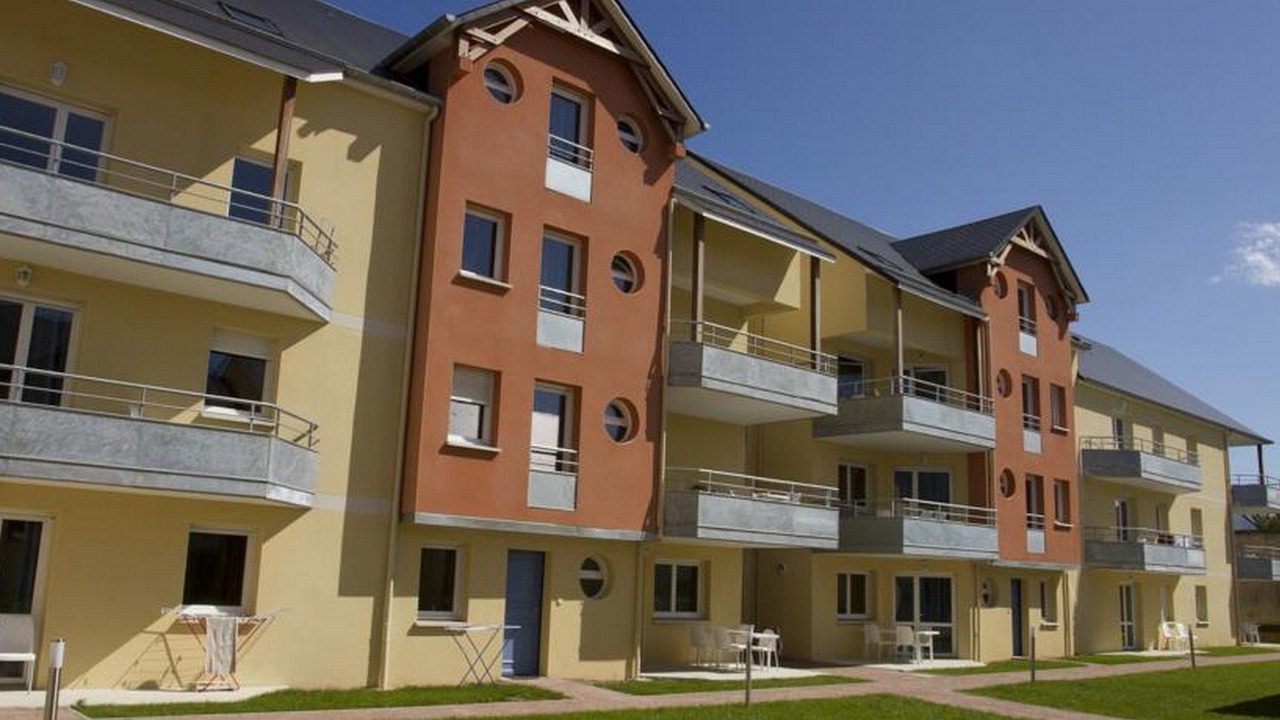 Photo of Buildings in Grandcamp-Maisy