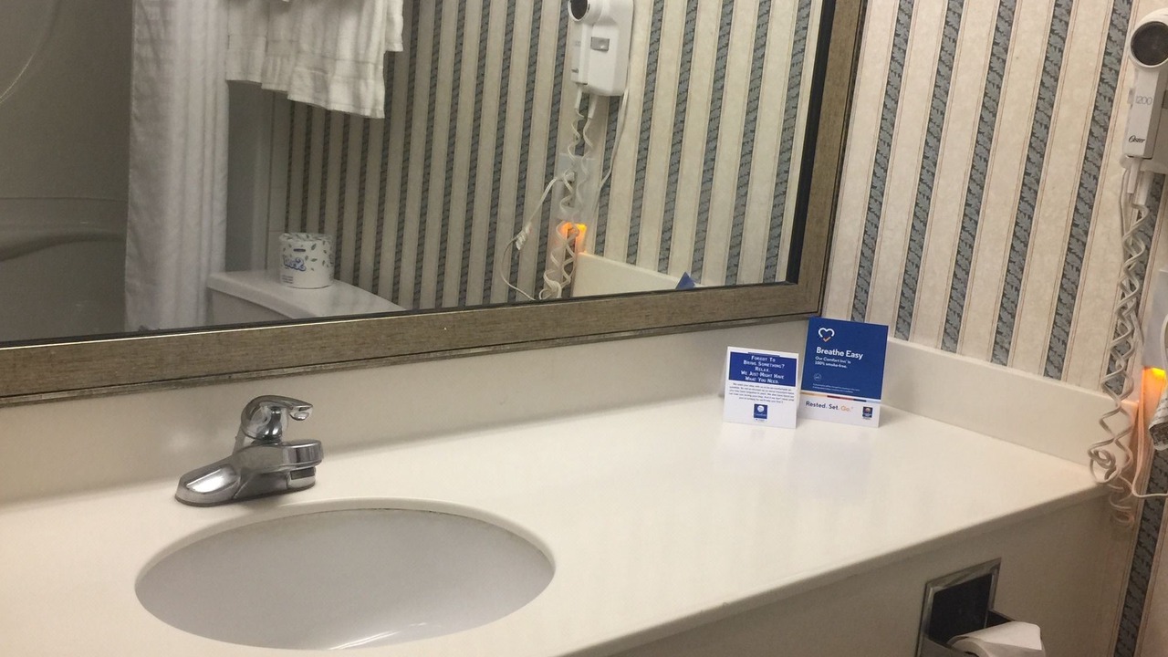 Photo of Bathroom in Banff Trail