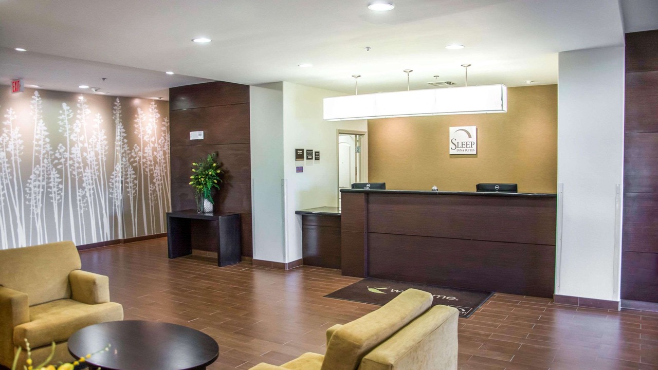 Photo of Livingroom in Center