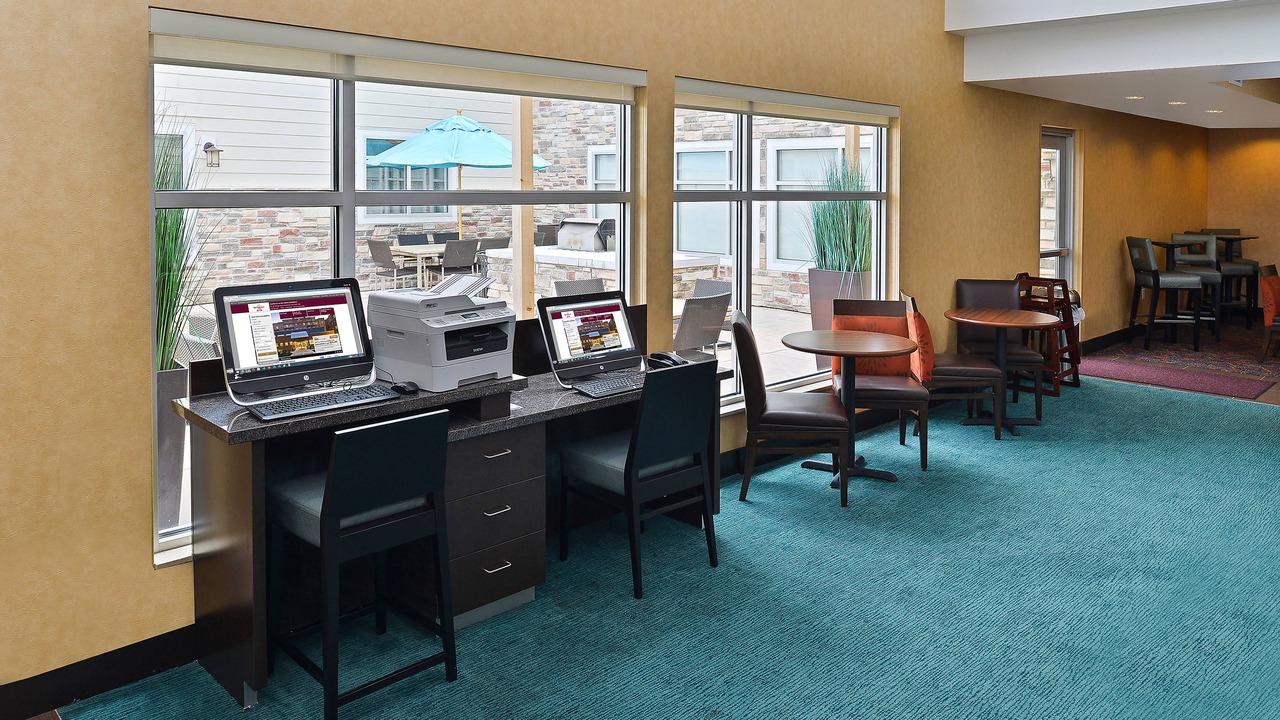 Photo of Livingroom in Champaign