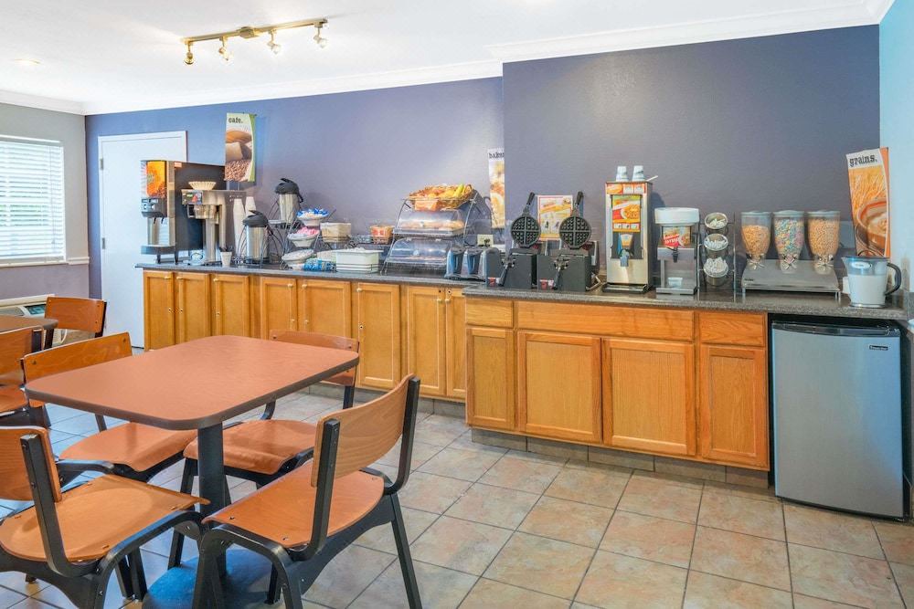 Photo of Kitchen in Graysville