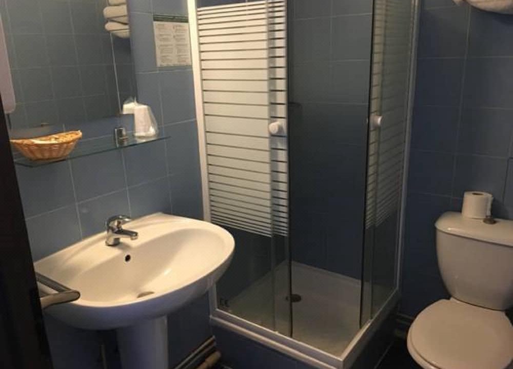 Photo of Bathroom in Combat