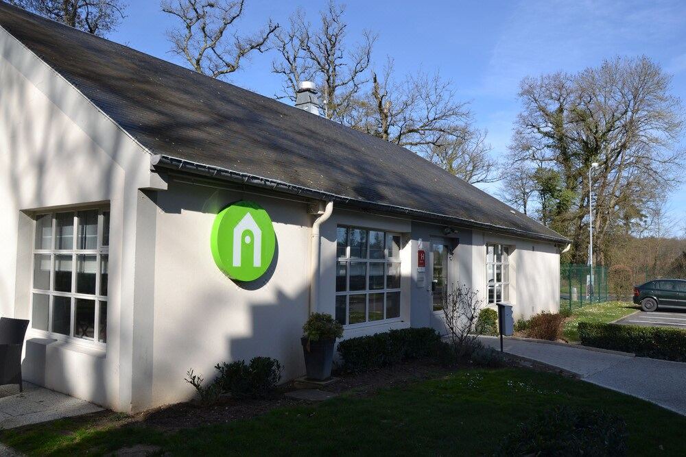 Photo of Buildings in La Source