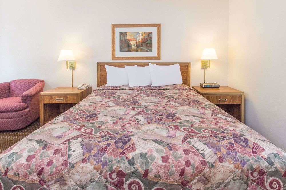 Photo of Bedroom in Dubuque