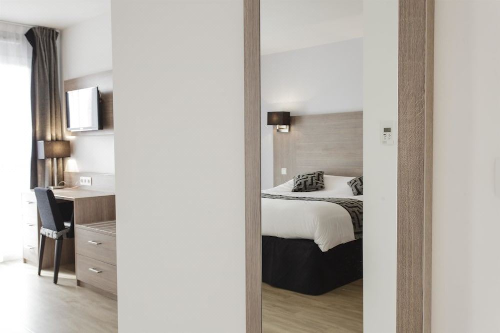 Photo of Bathroom in Palaiseau
