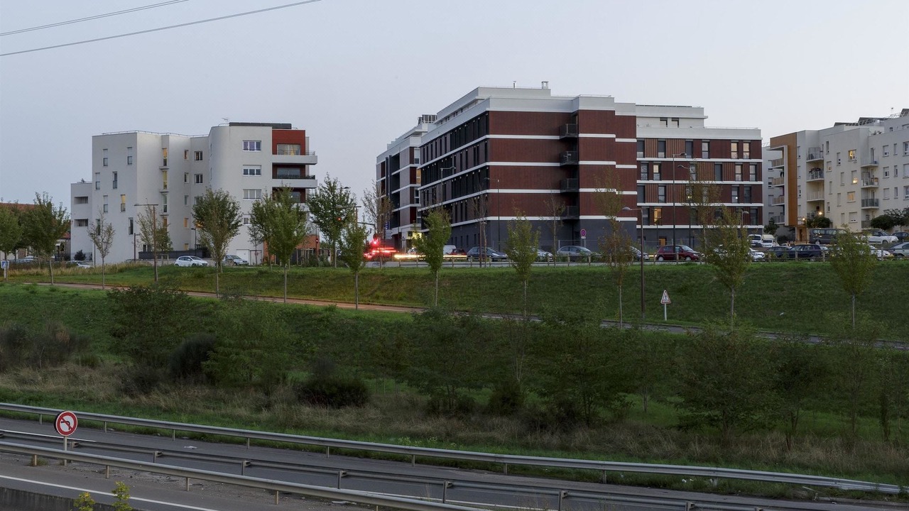 Photo of Buildings in Palaiseau