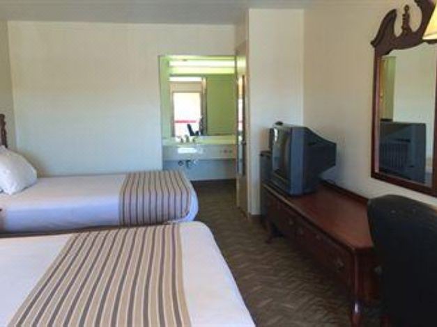 Photo of Livingroom in Central City