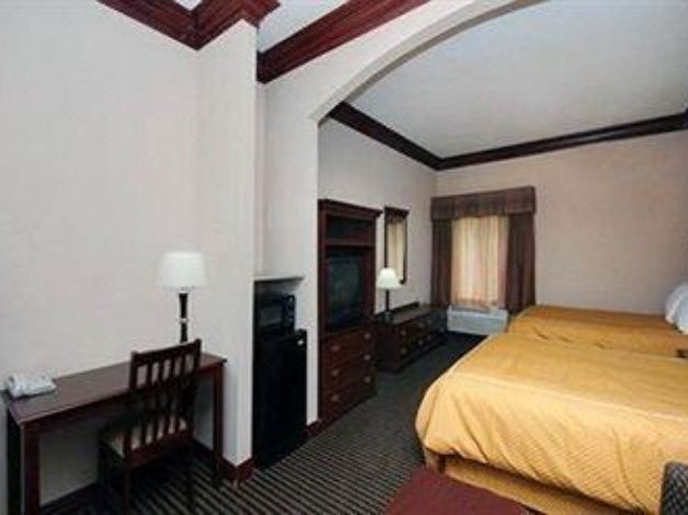 Photo of Bedroom in Lake Jackson