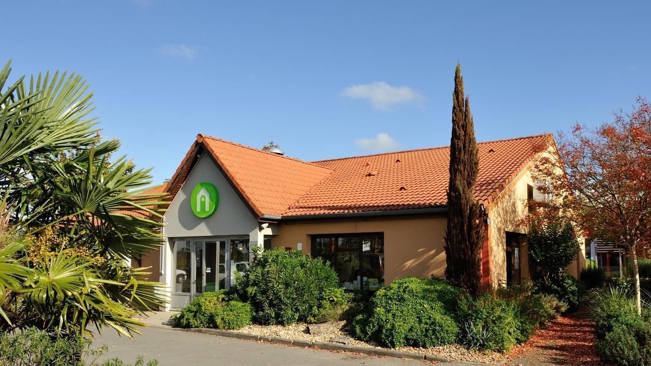 Photo of Buildings in Saintes