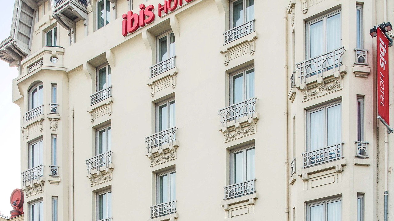 Photo of Buildings in 2nd Arrondissement