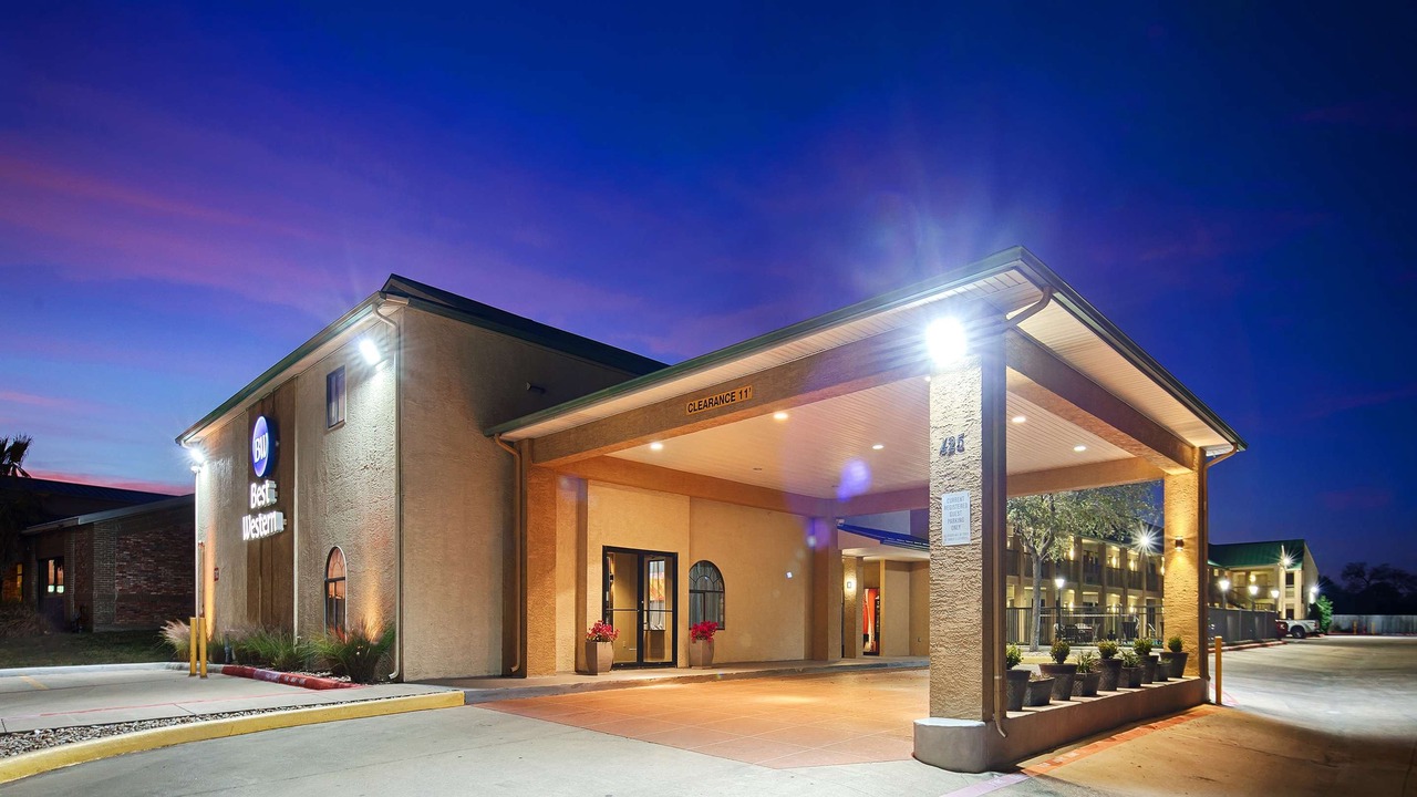 Photo of Buildings in Cedar Park