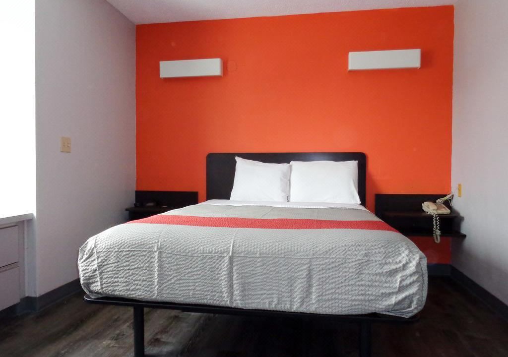 Photo of Bedroom in Calcium