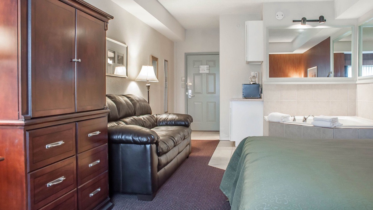 Photo of Livingroom in Watertown