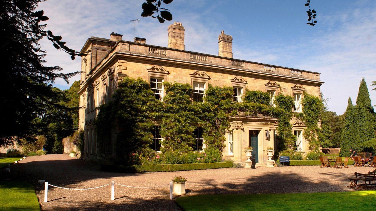 Photo of Buildings in Eshott