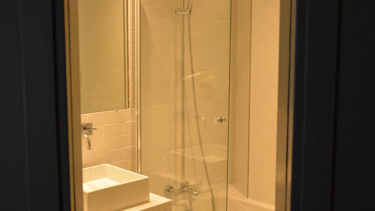 Photo of Others in Valence