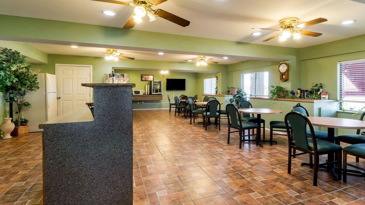 Photo of Livingroom in Central City