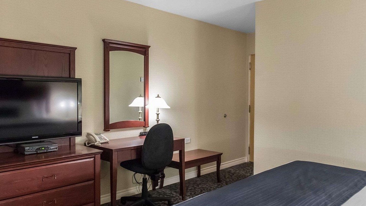 Photo of Bedroom in Mont-Laurier